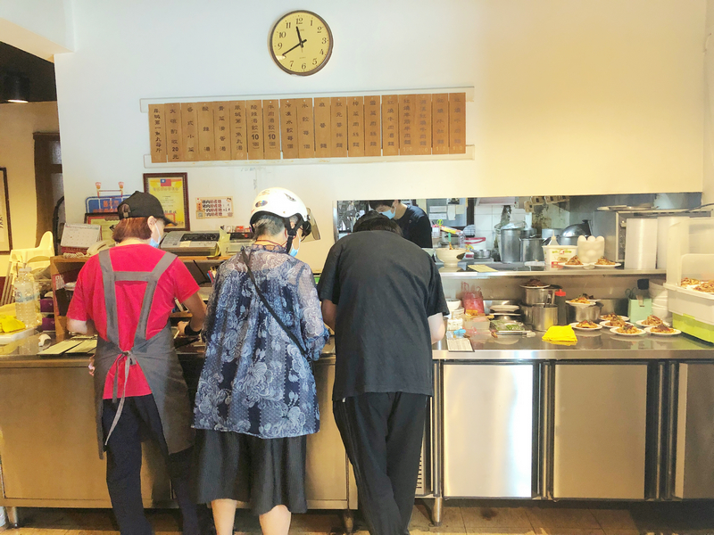 牛耳精緻麵館 AI教父黃仁勳的牛肉麵愛店 內湖捷運西湖站巷弄美食 - 第6張圖 牛耳精緻麵館