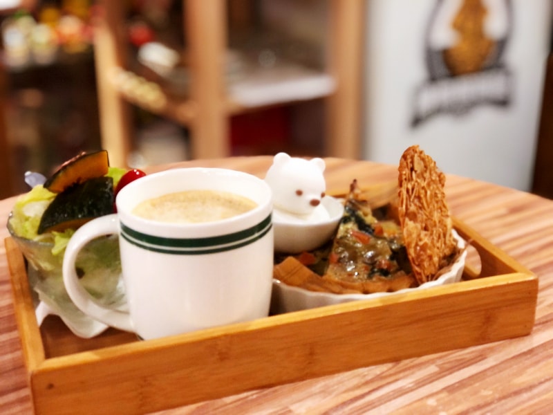 Museum Coffee 50年代博物館咖啡 台北信義區巷弄中的復古懷舊主題咖啡館 適合拍照打卡的特色餐廳 - 第23張圖 Museum Coffee 香酥鹹派套餐