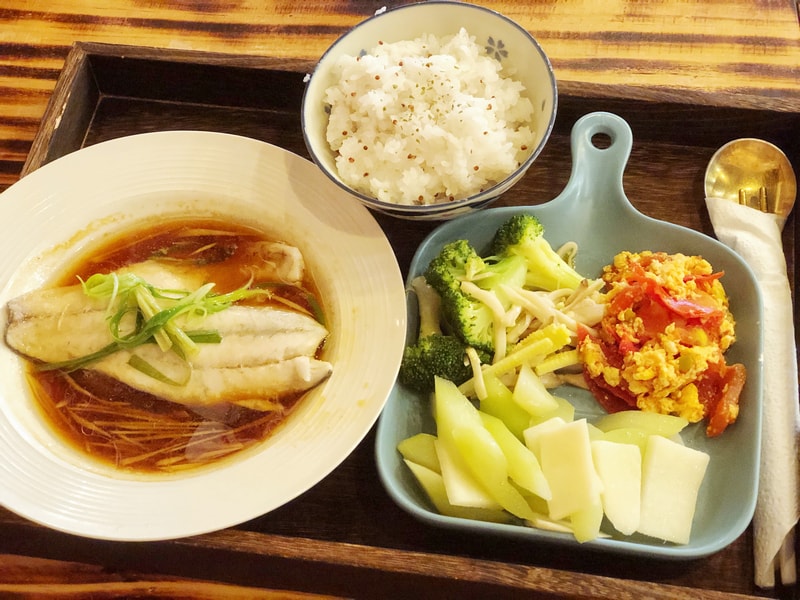綠光花園清蒸金目鱸魚餐