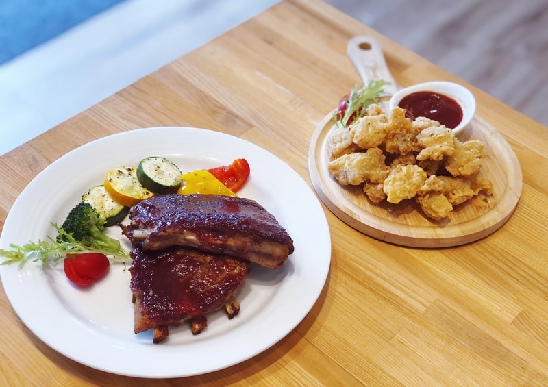 BBQ經典烤豬肋排和酥炸唐揚雞