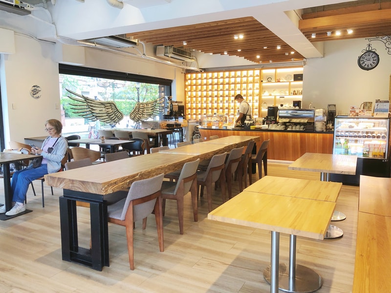 波赫士領地精品咖啡館 明水店 空間環境