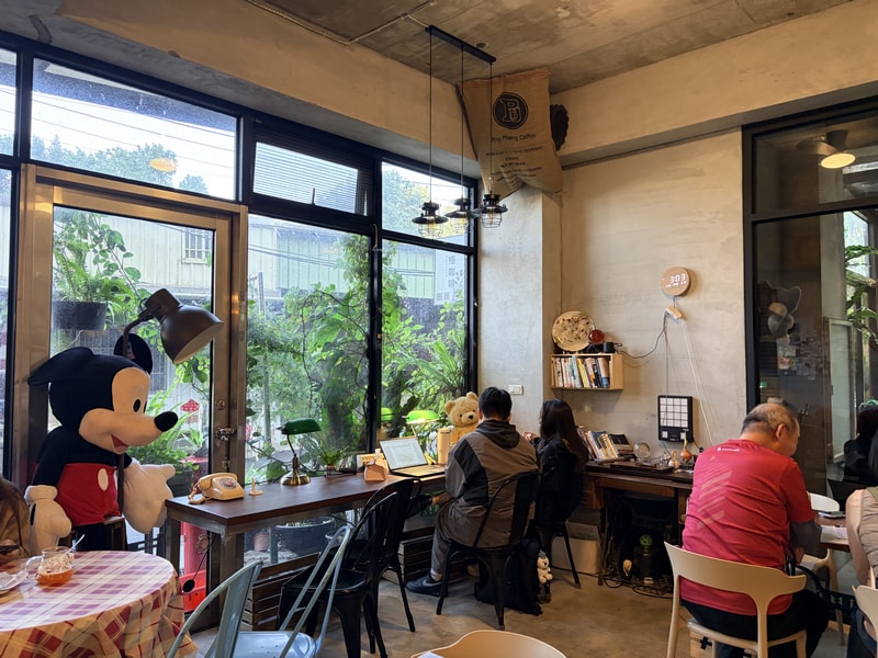 新北瑞芳四腳亭秘境咖啡廳|瑞格咖啡河岸店:不限時、平價甜點與療癒下午茶 - 第12張圖 瑞格咖啡館四腳亭河岸店