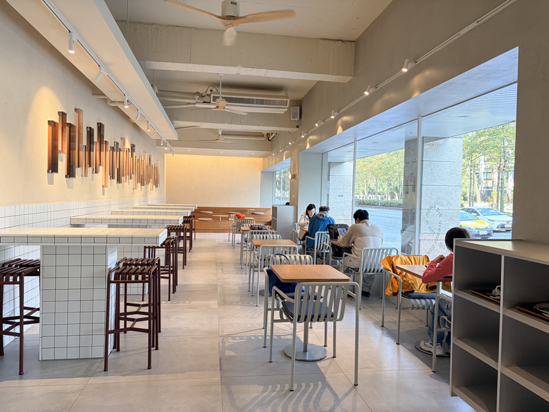 伯朗咖啡館科大概念店 捷運忠孝新生站都市客廳 早午餐咖啡新體驗 - 第4張圖 伯朗咖啡館科大概念店