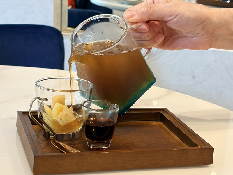Engolili 英格莉莉鳳梨水果茶