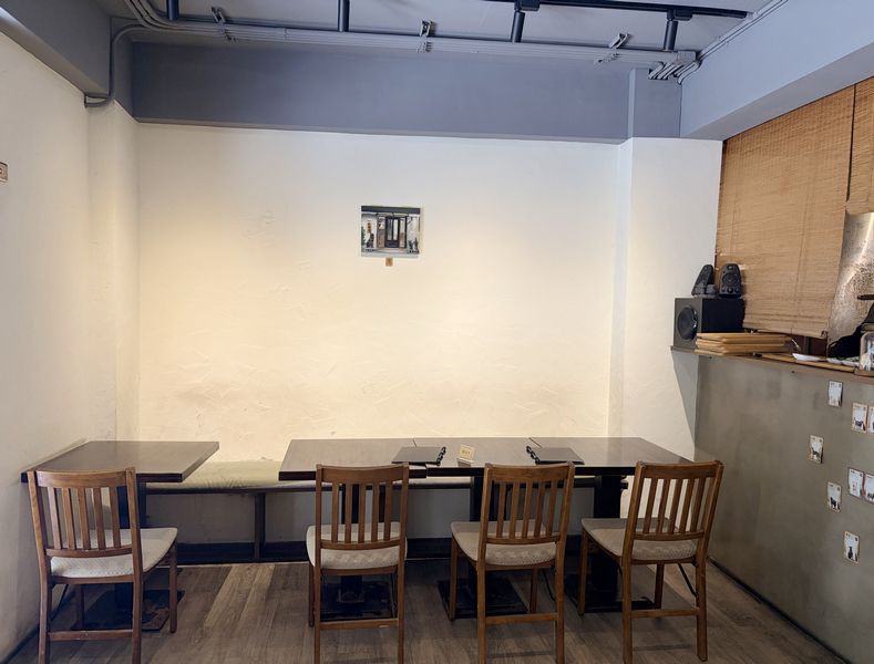 【基隆美食】小腳落 Little Corner|信義區巷弄隱藏版日式家庭料理!舒肥和風牛排與味噌起司豬排絕不踩雷(附菜單、預約建議) - 第4張圖 小腳落 Little corner 空間環境